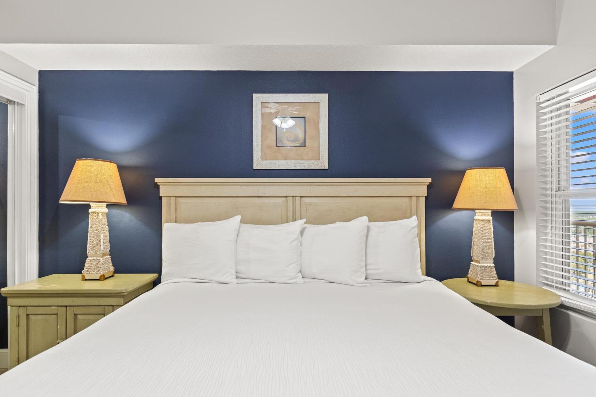 Official Majestic Beach Resort - Over 60 Units - All Ocean Front, Panama City Beach, Fl Room photo