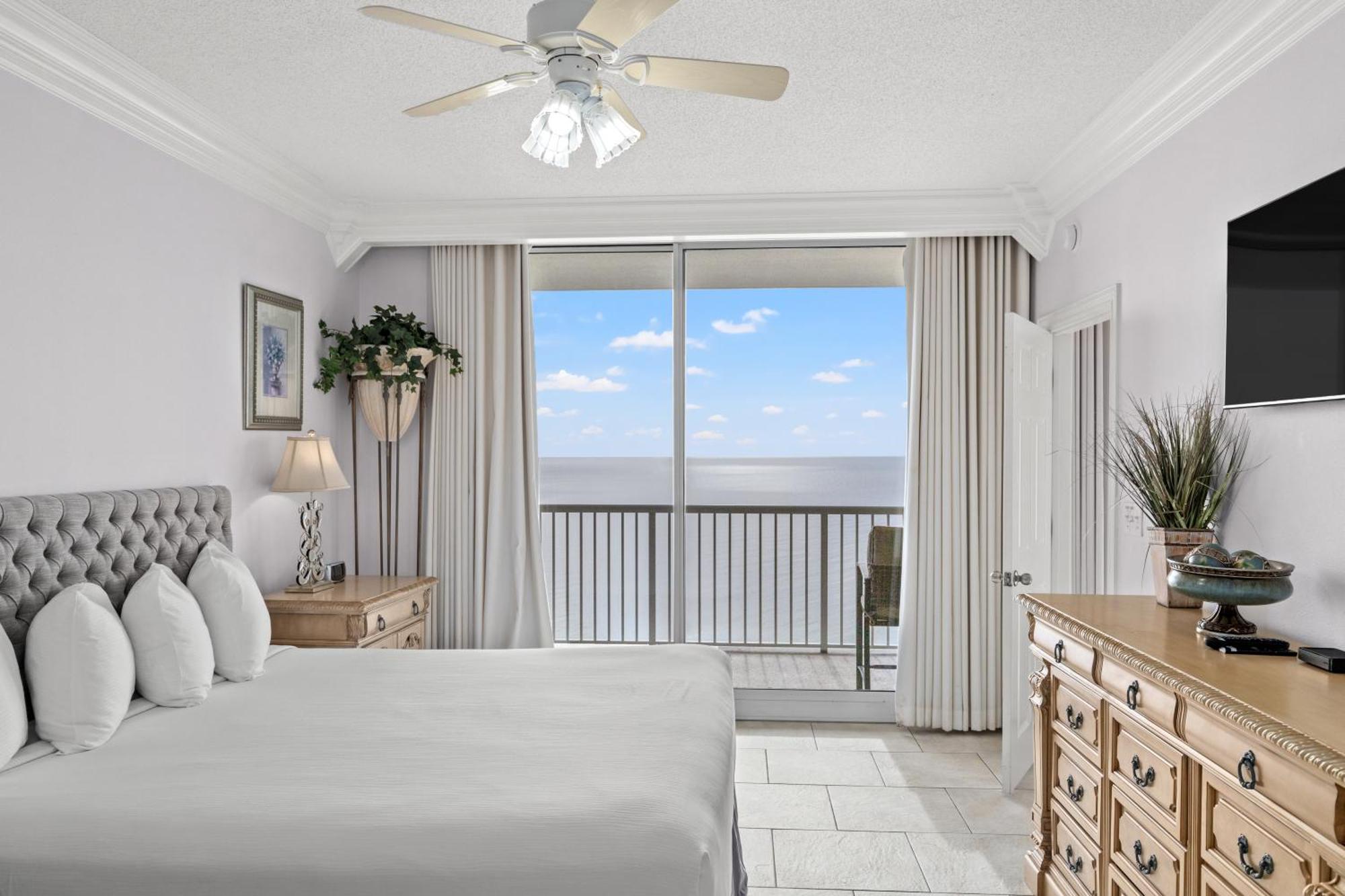 Official Majestic Beach Resort - Over 60 Units - All Ocean Front, Panama City Beach, Fl Room photo