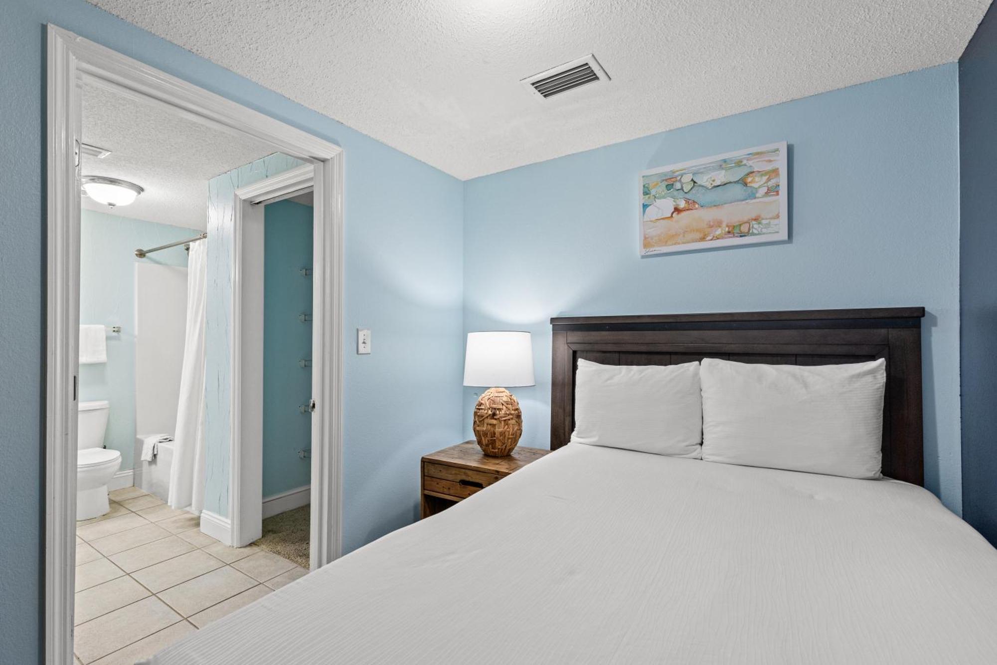 Official Majestic Beach Resort - Over 60 Units - All Ocean Front, Panama City Beach, Fl Room photo