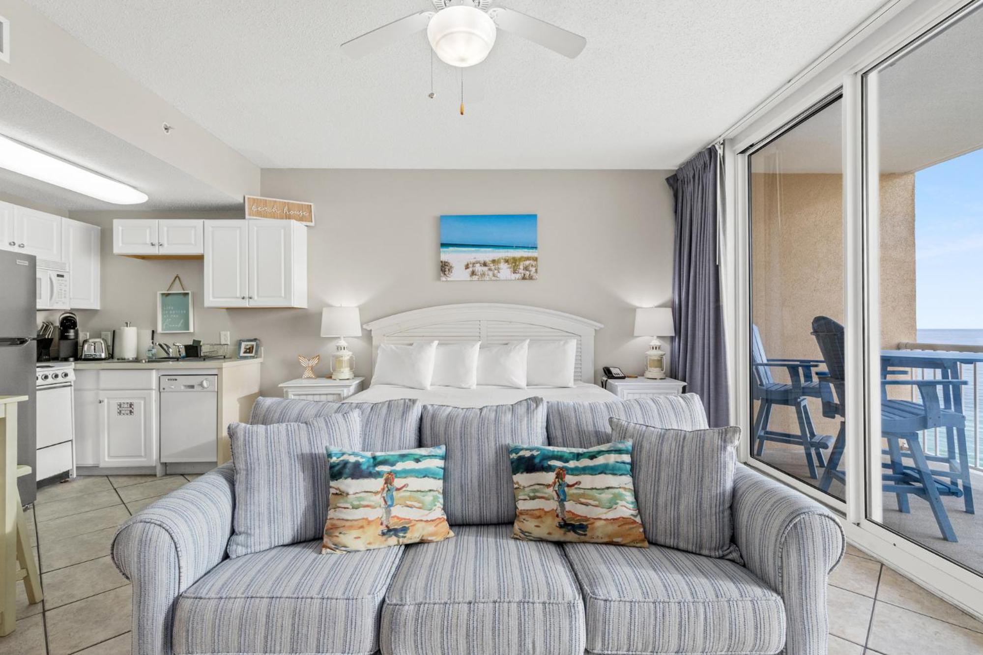 Official Majestic Beach Resort - Over 60 Units - All Ocean Front, Panama City Beach, Fl Room photo