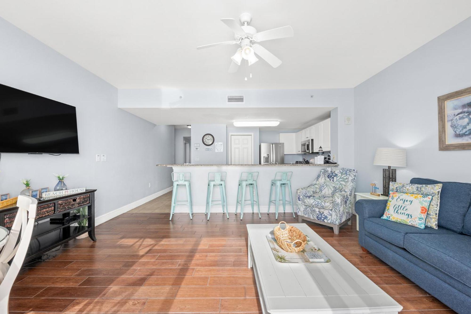 Official Majestic Beach Resort - Over 60 Units - All Ocean Front, Panama City Beach, Fl Room photo